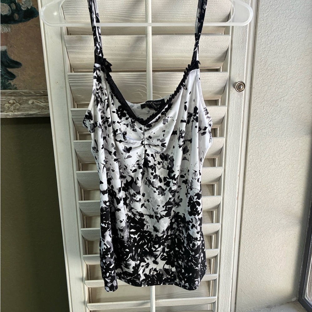 White House Black Market Black & White Floral Lace-Trim Cami - Picture 9 of 9